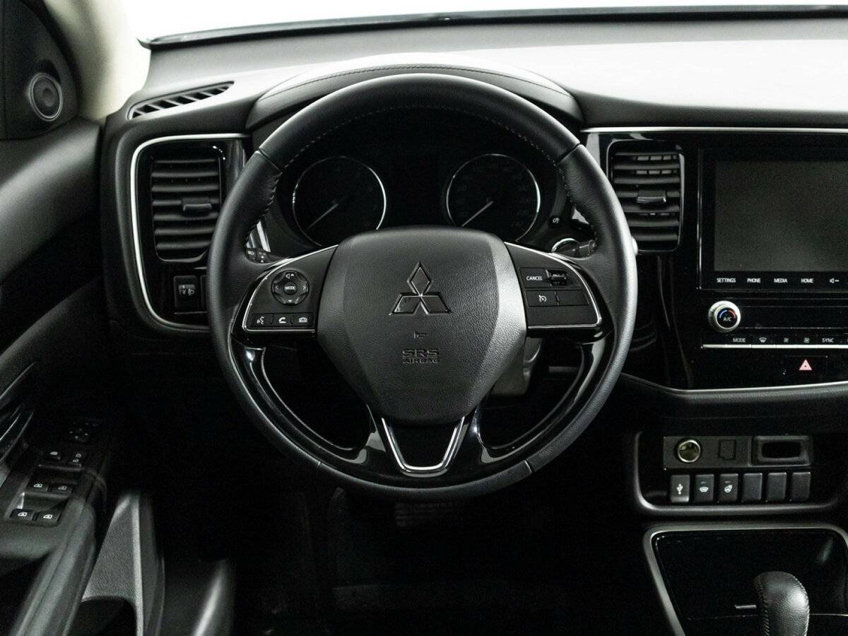 Mitsubishi Outlander с пробегом — 2022 год. Фото: #18