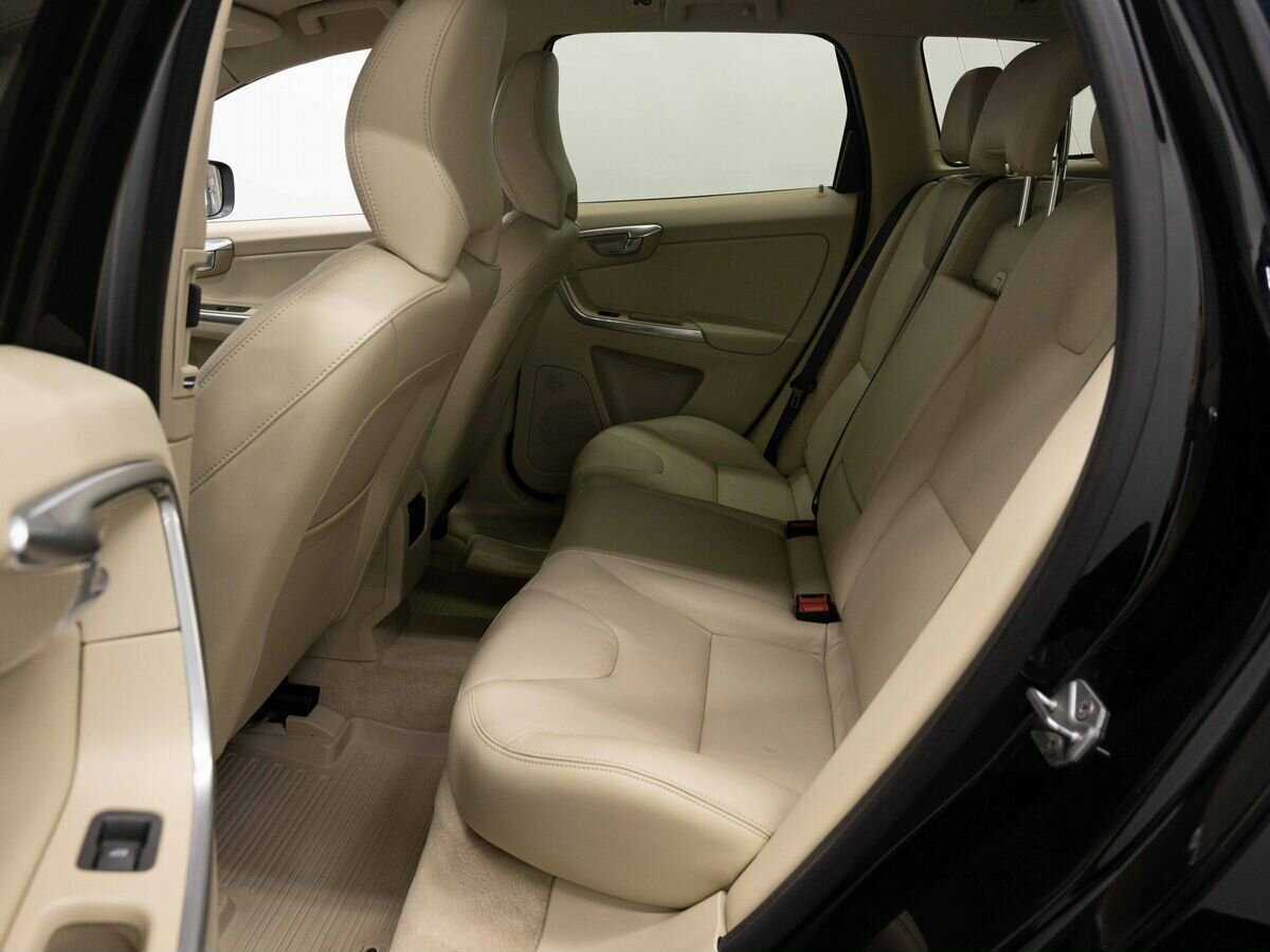 Volvo XC60 с пробегом — 2014 год. Фото: #10