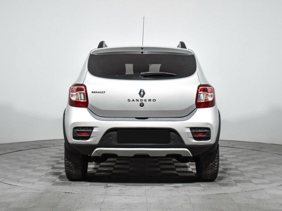 Renault Sandero с пробегом — 2017 год. Фото: #5