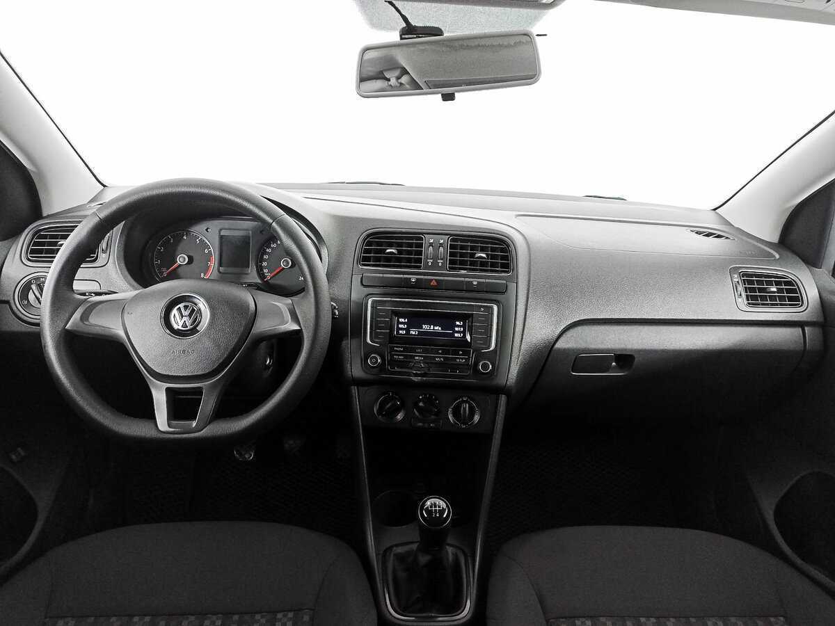Volkswagen Polo с пробегом — 2019 год. Фото: #11