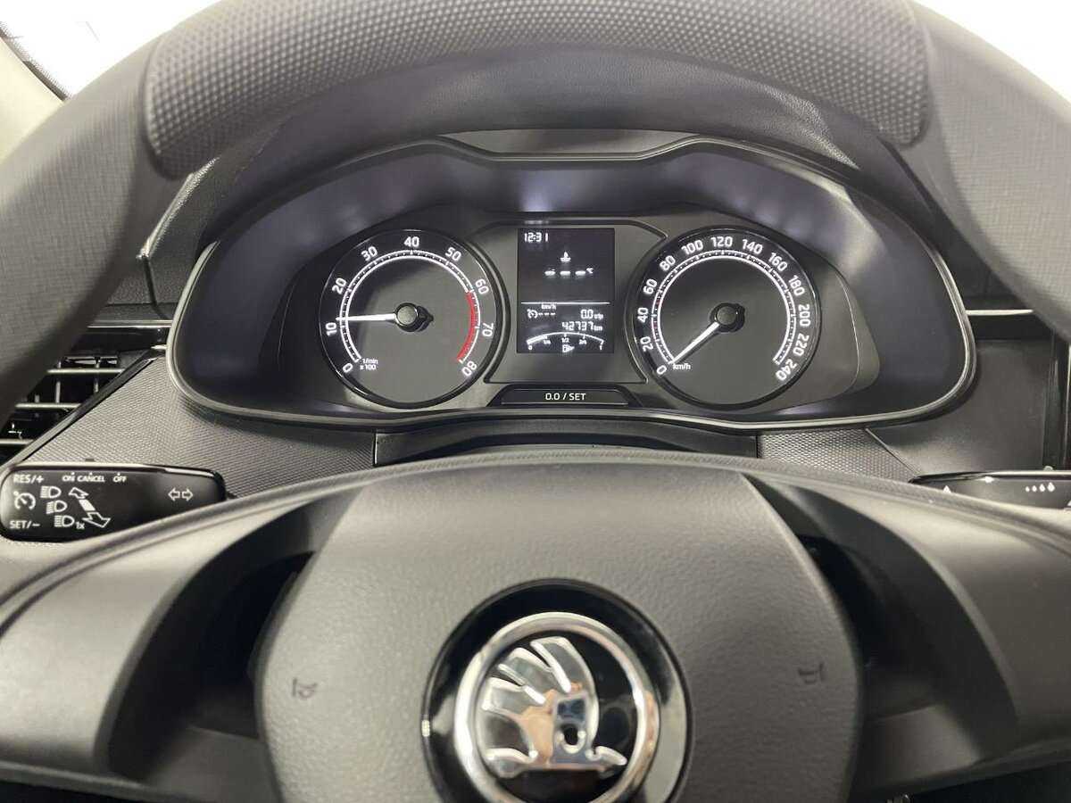 Skoda Rapid с пробегом — 2021 год. Фото: #10