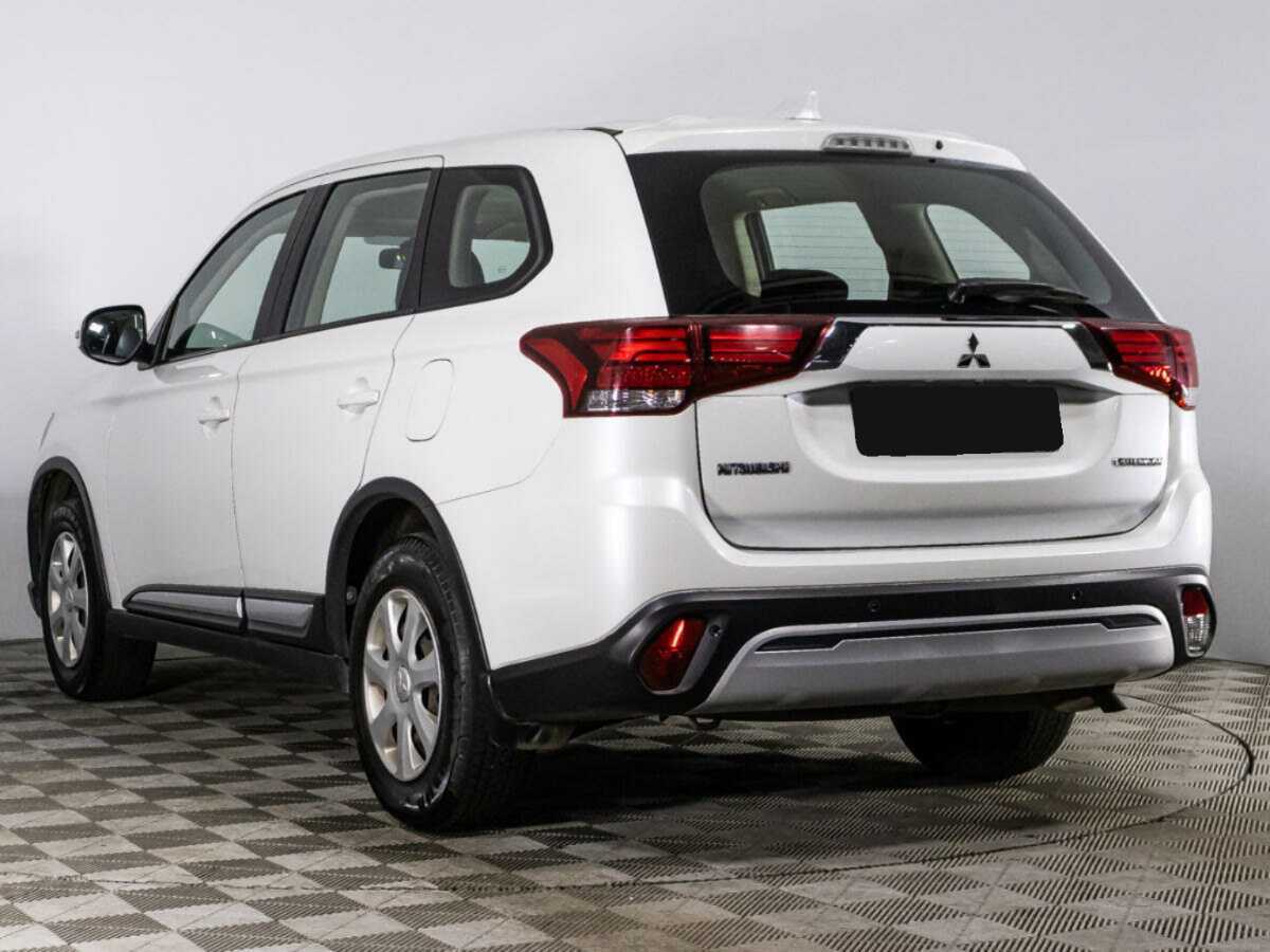Mitsubishi Outlander с пробегом — 2020 год. Фото: #6