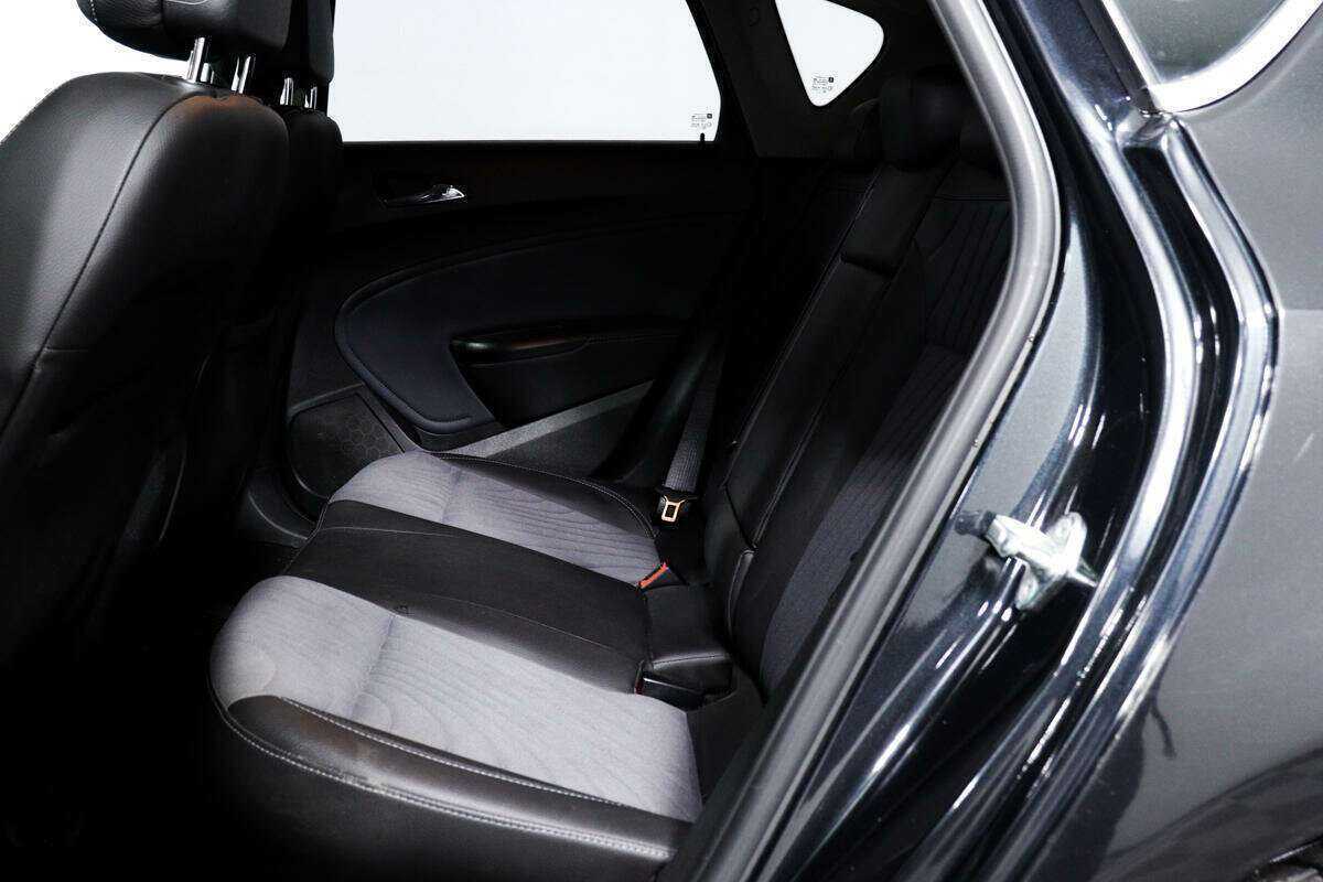 Opel Astra с пробегом — 2014 год. Фото: #11