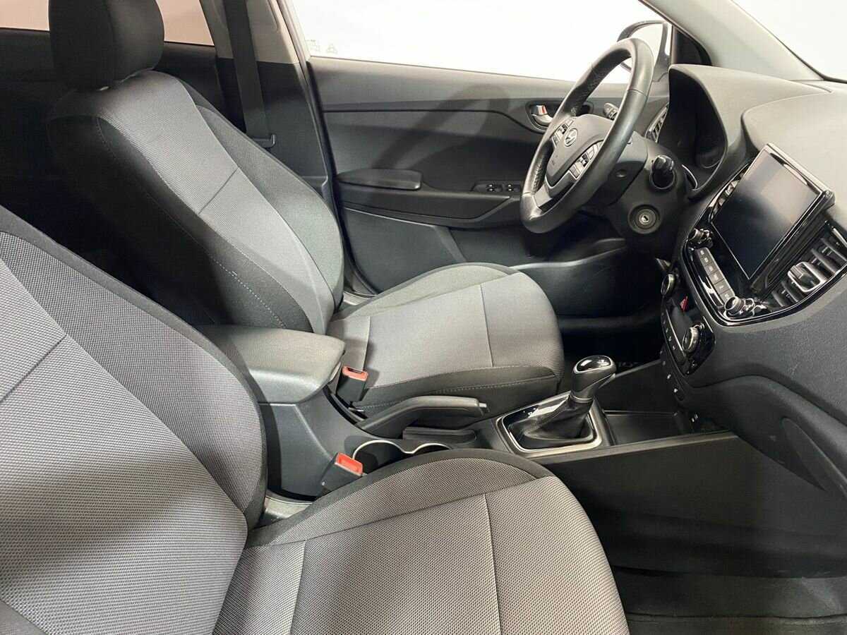 Hyundai Solaris с пробегом — 2020 год. Фото: #9