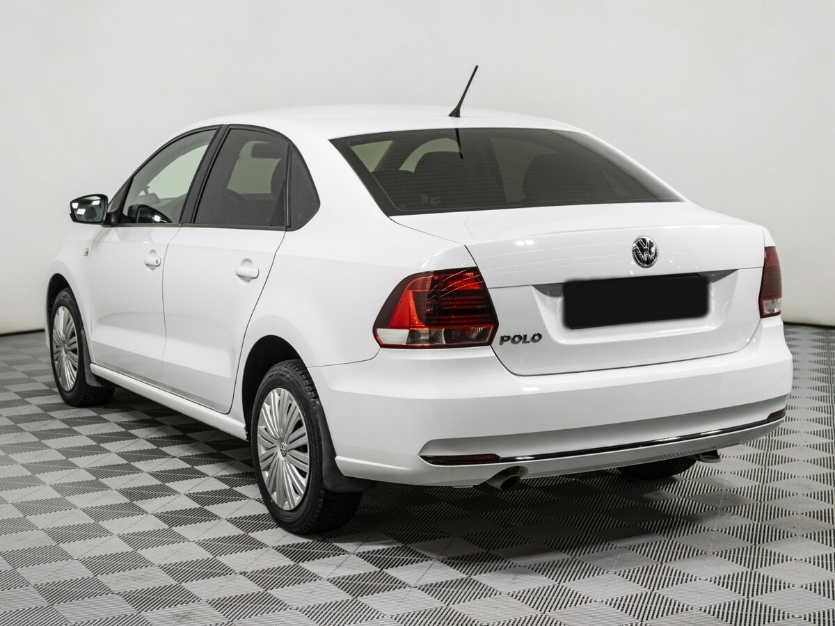 Volkswagen Polo с пробегом — 2016 год. Фото: #6