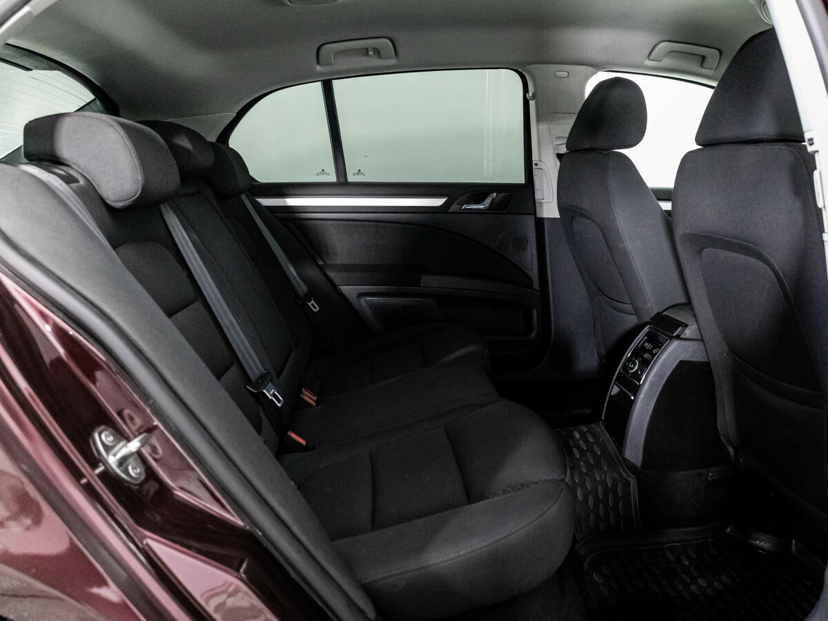Skoda Superb с пробегом — 2014 год. Фото: #12