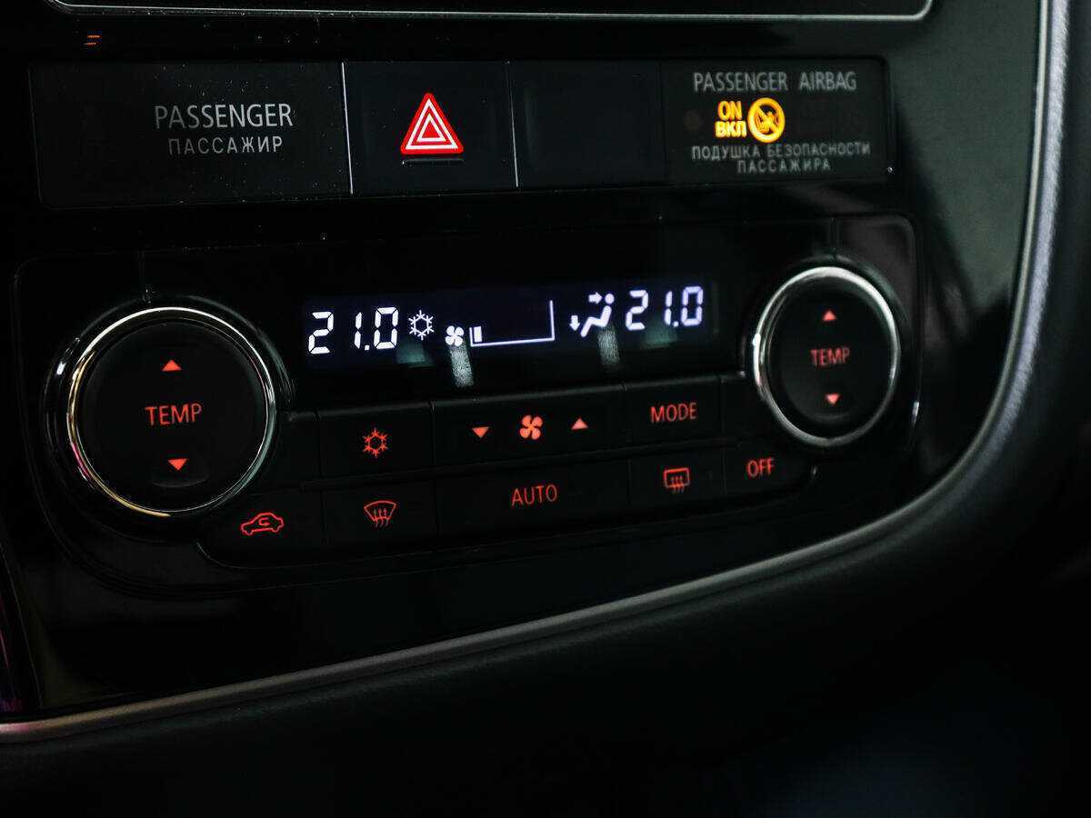 Mitsubishi Outlander с пробегом — 2018 год. Фото: #13