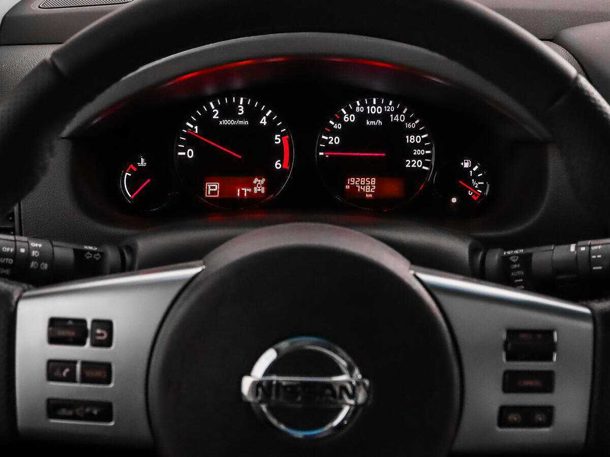 Nissan Pathfinder с пробегом — 2012 год. Фото: #21