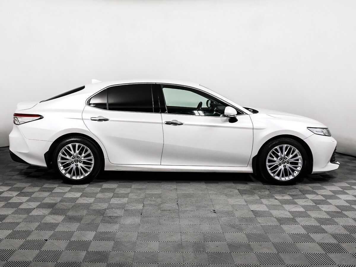 Toyota Camry с пробегом — 2019 год. Фото: #3