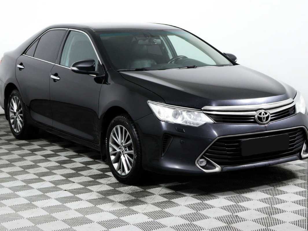 Toyota Camry с пробегом — 2016 год. Фото: #2