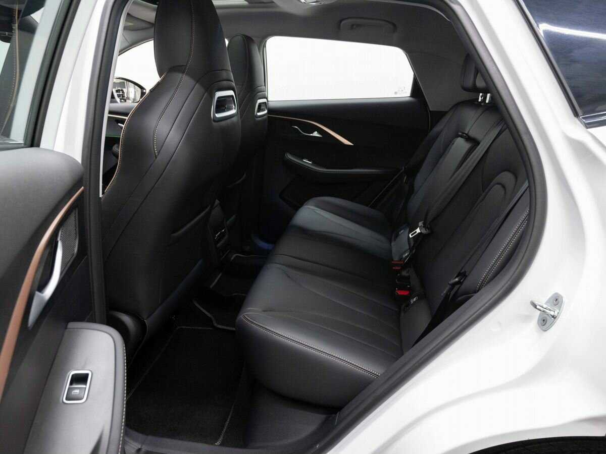 OMODA C5 с пробегом — 2023 год. Фото: #9