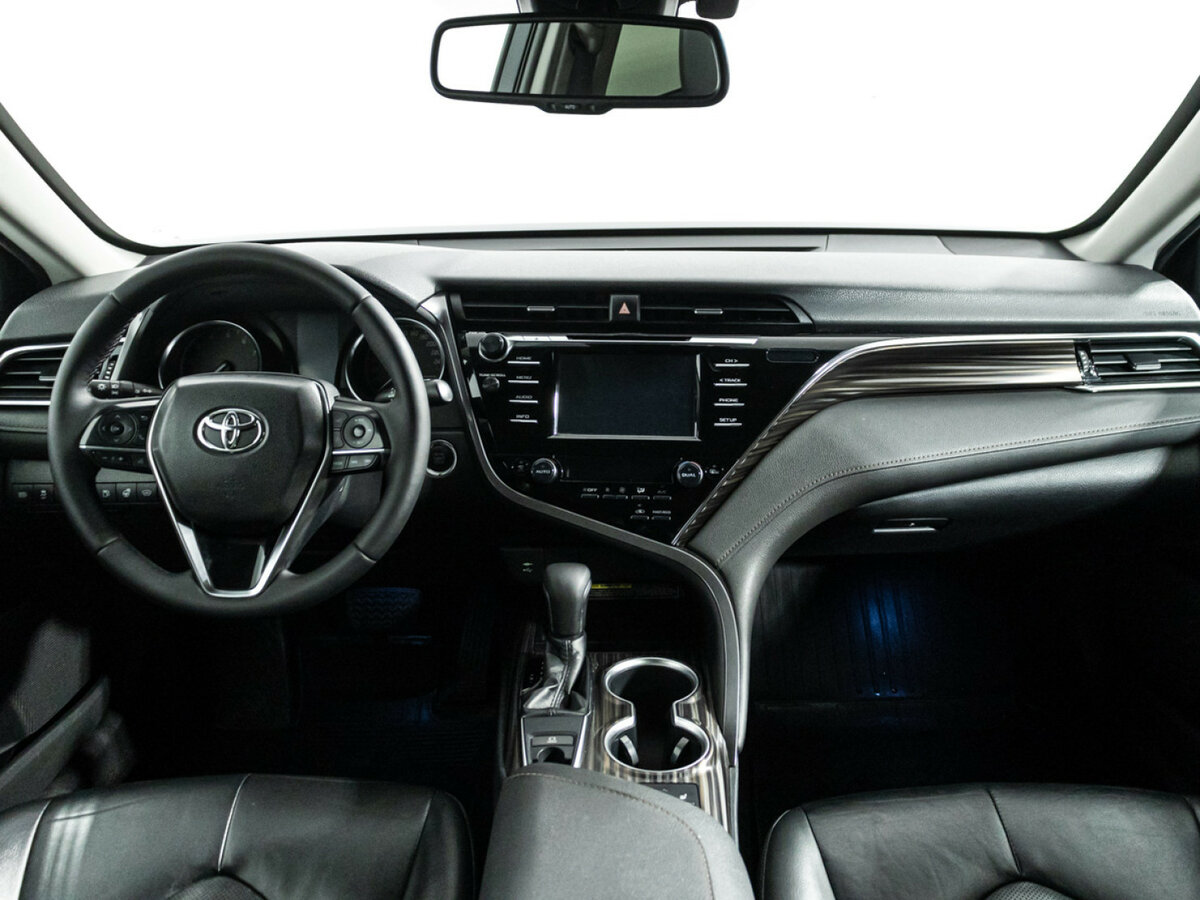 Toyota Camry с пробегом — 2019 год. Фото: #12