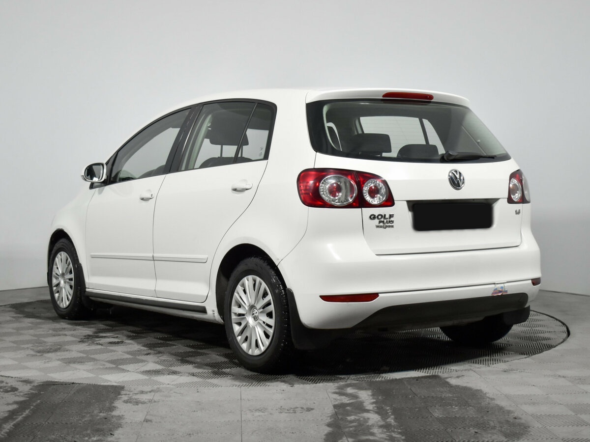 Volkswagen Golf Plus с пробегом — 2013 год. Фото: #6