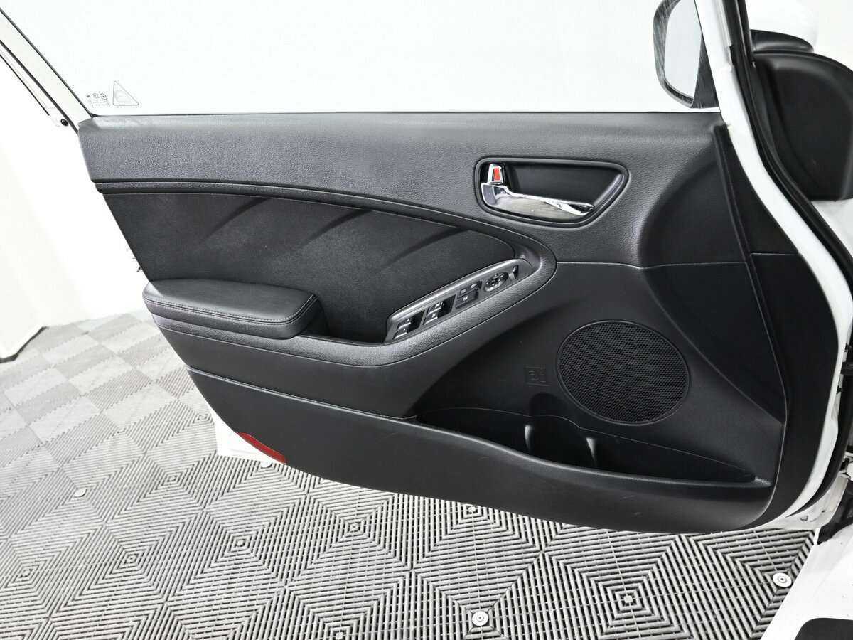 Kia Cerato с пробегом — 2015 год. Фото: #13