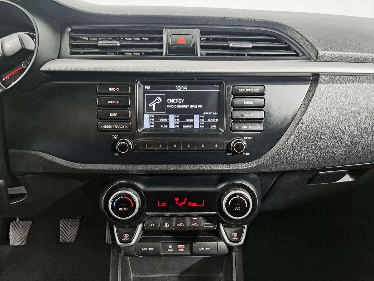 Kia Rio с пробегом — 2017 год. Фото: #12