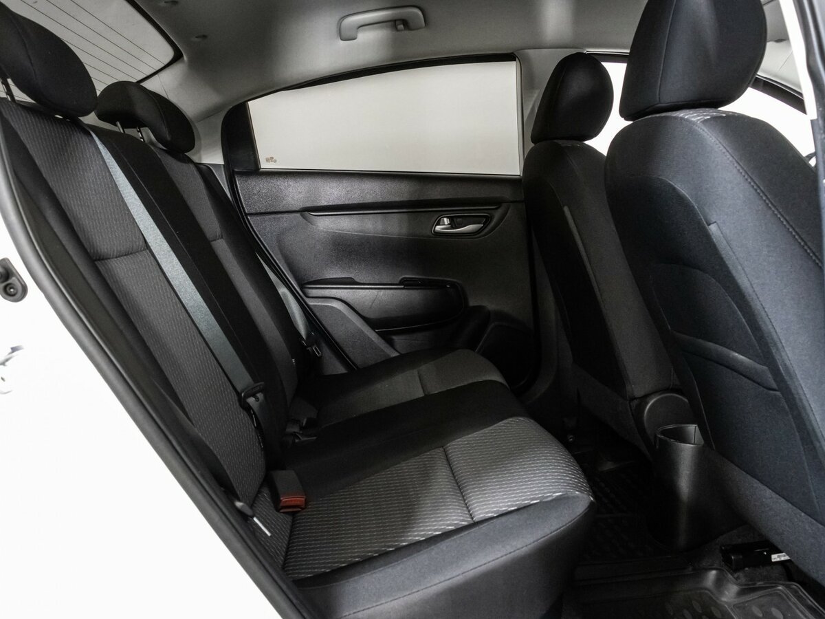 Kia Rio с пробегом — 2017 год. Фото: #12