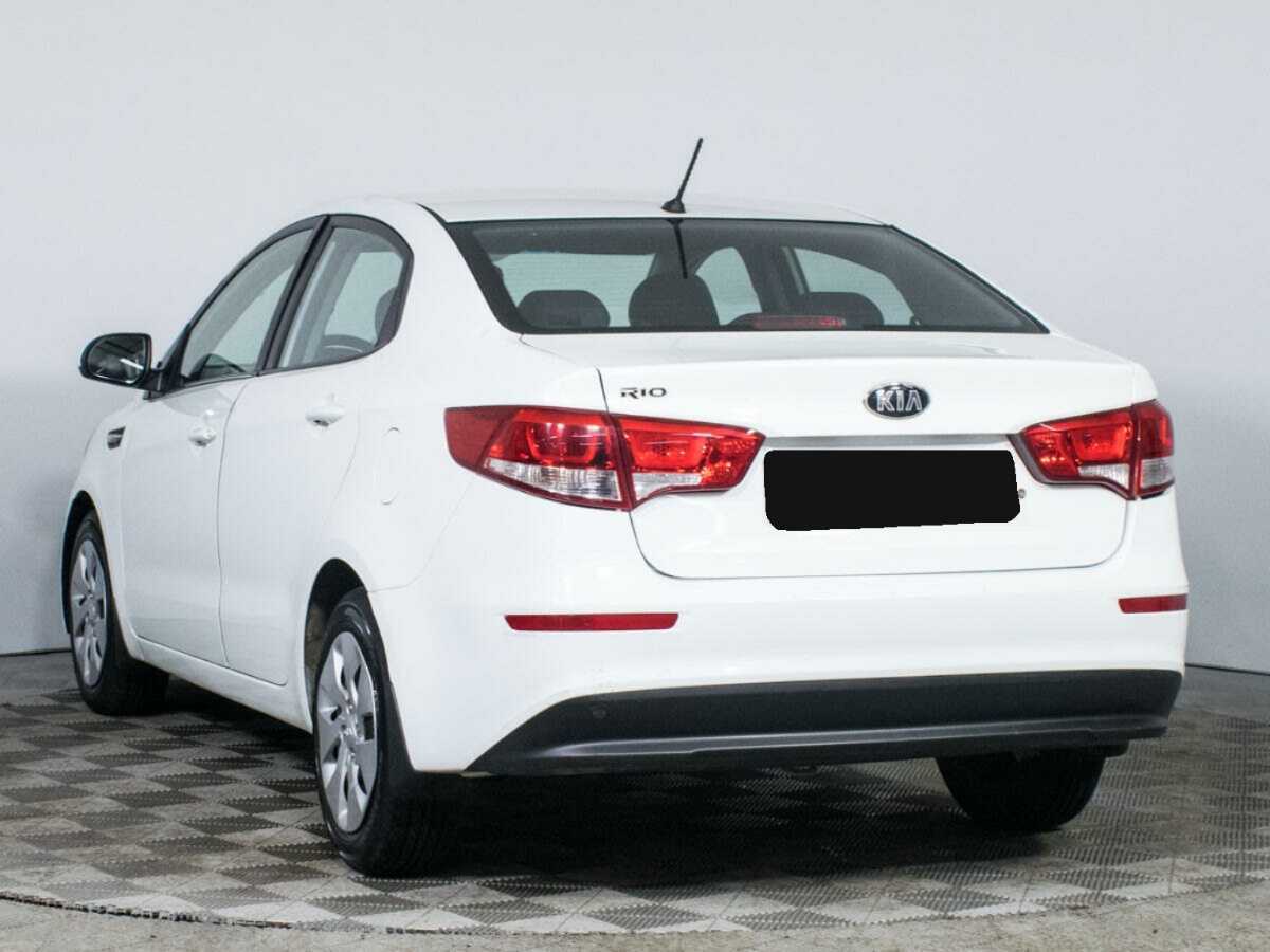 Kia Rio с пробегом — 2015 год. Фото: #6