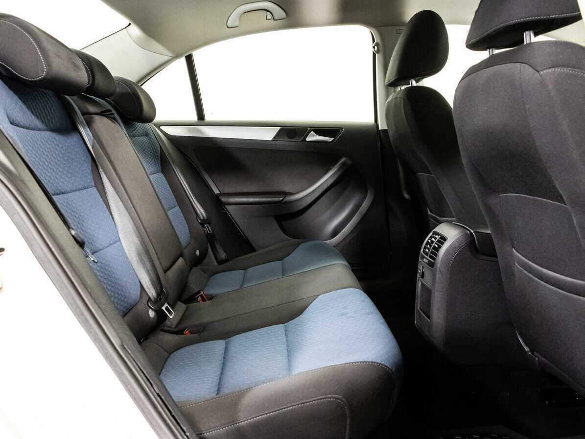 Volkswagen Jetta с пробегом — 2013 год. Фото: #11