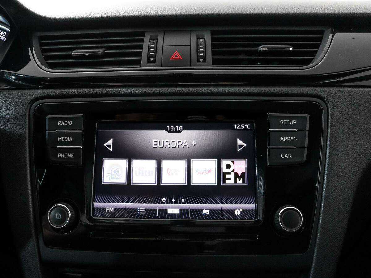 Skoda Rapid с пробегом — 2017 год. Фото: #11