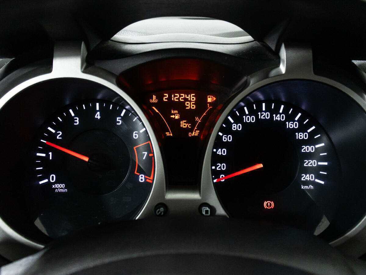 Nissan Juke с пробегом — 2012 год. Фото: #11