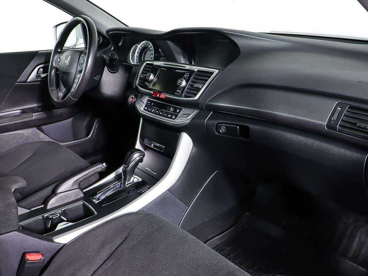 Honda Accord с пробегом — 2013 год. Фото: #8