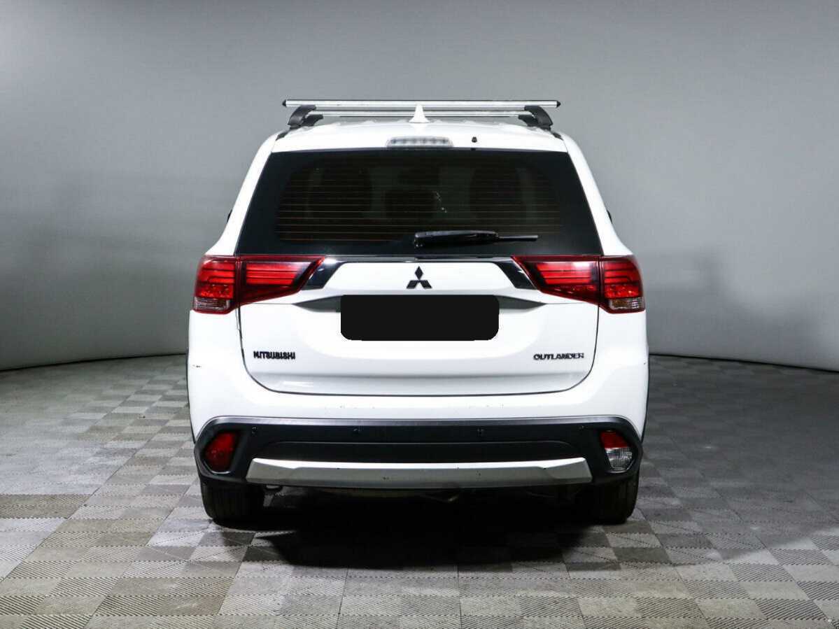 Mitsubishi Outlander с пробегом — 2018 год. Фото: #4