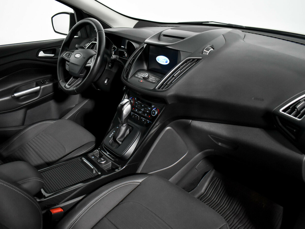 Ford Kuga с пробегом — 2017 год. Фото: #10