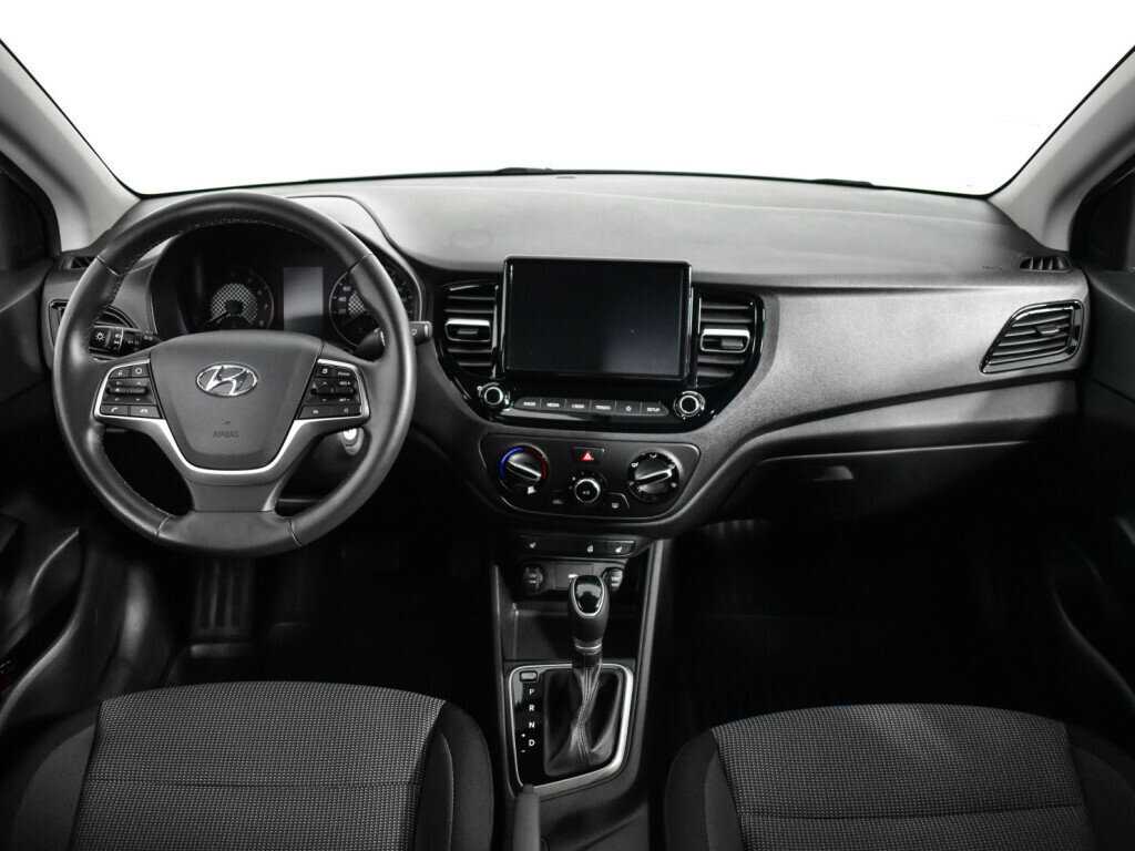 Hyundai Solaris с пробегом — 2021 год. Фото: #11