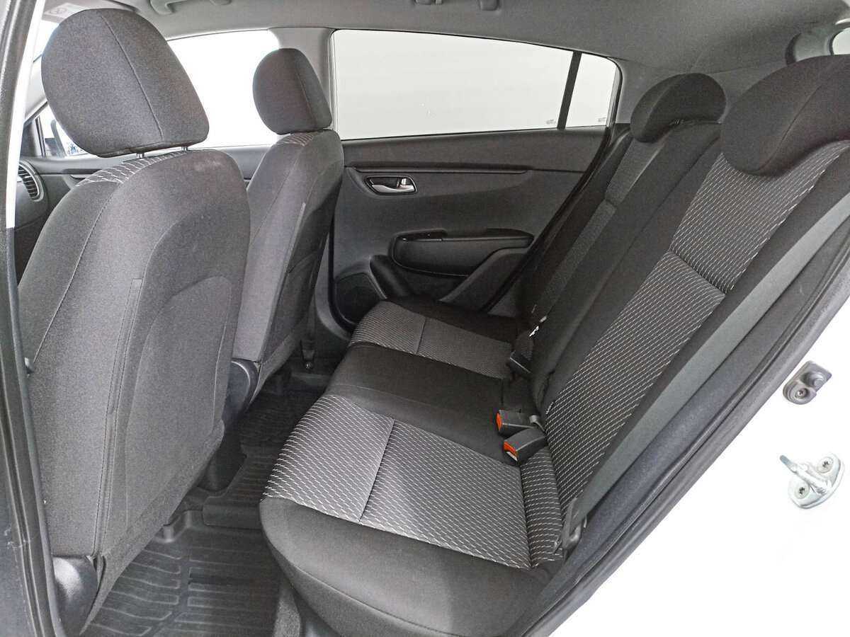 Kia Rio с пробегом — 2018 год. Фото: #9