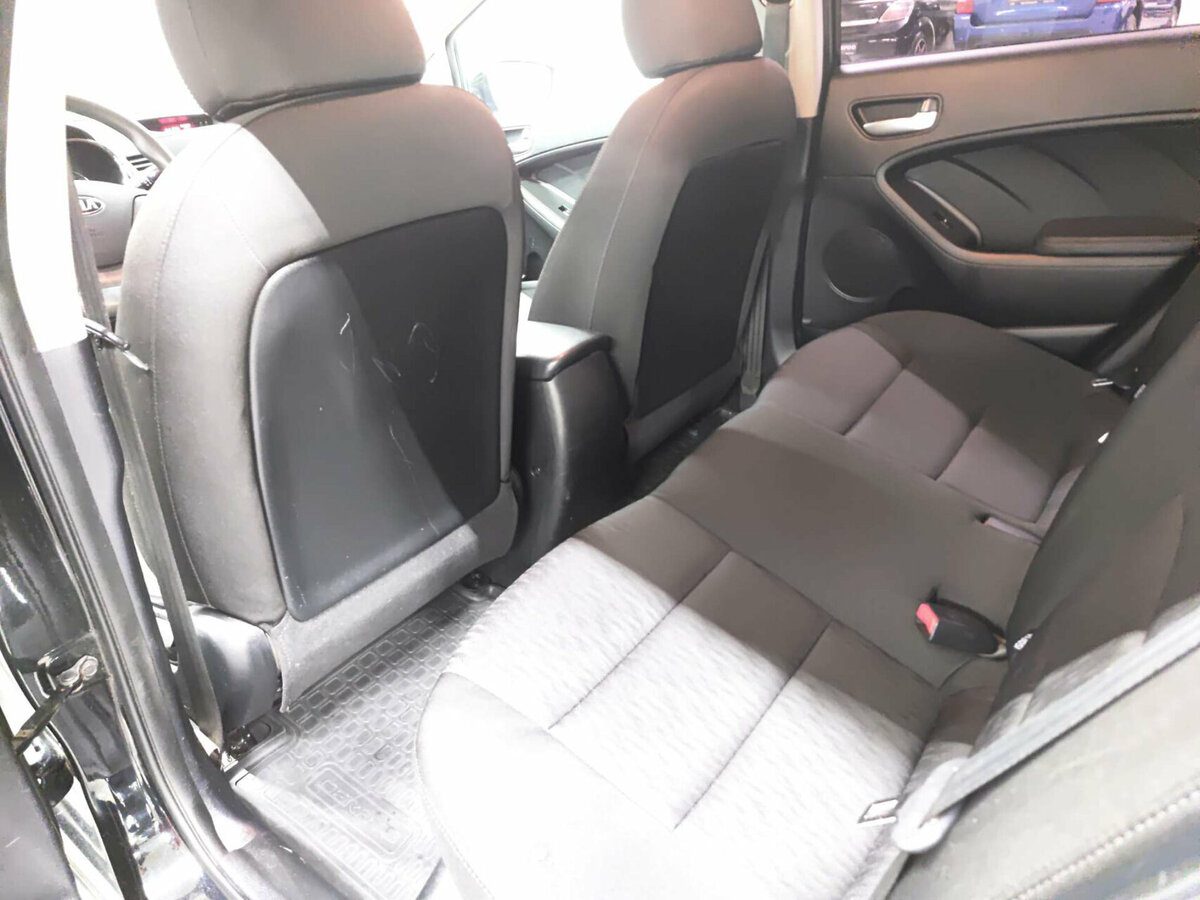 Kia Cerato с пробегом — 2013 год. Фото: #11