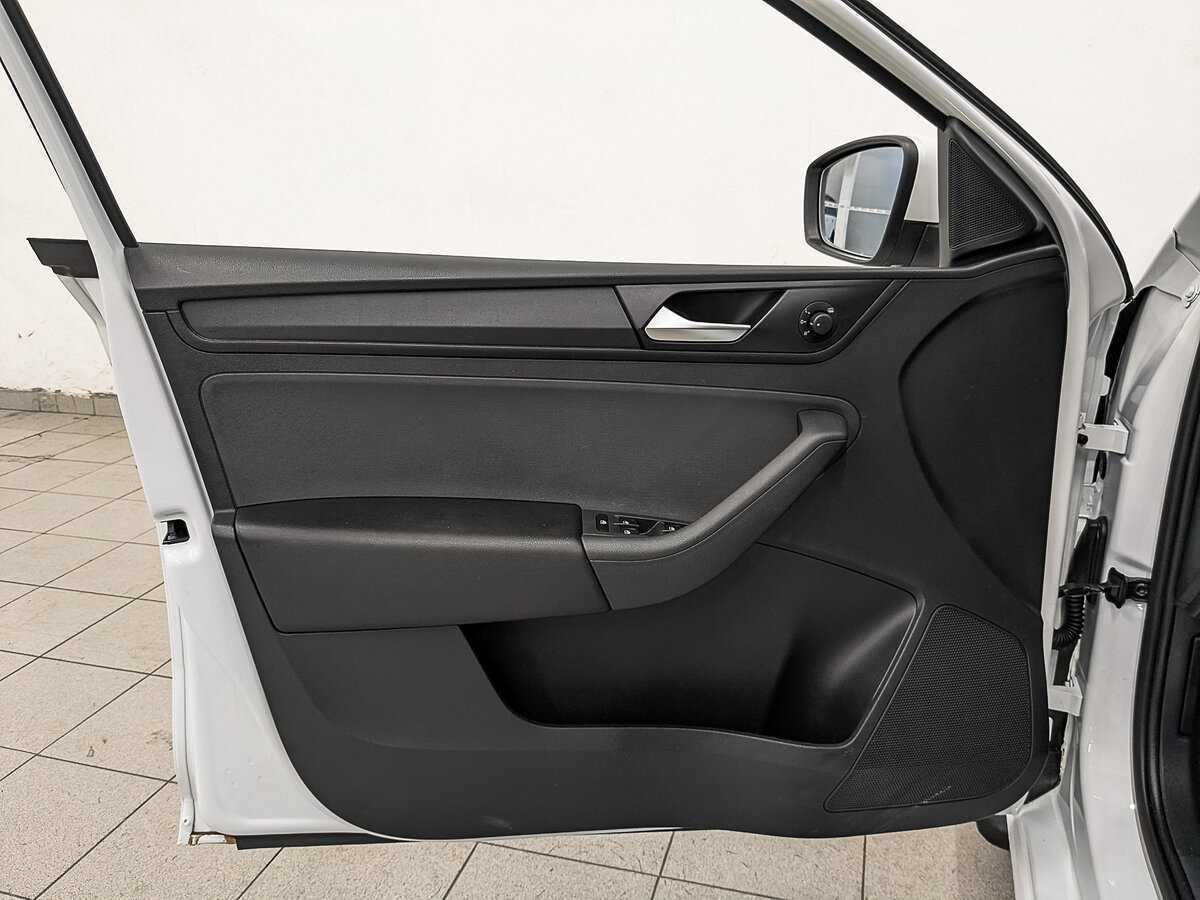 Volkswagen Polo с пробегом — 2020 год. Фото: #18