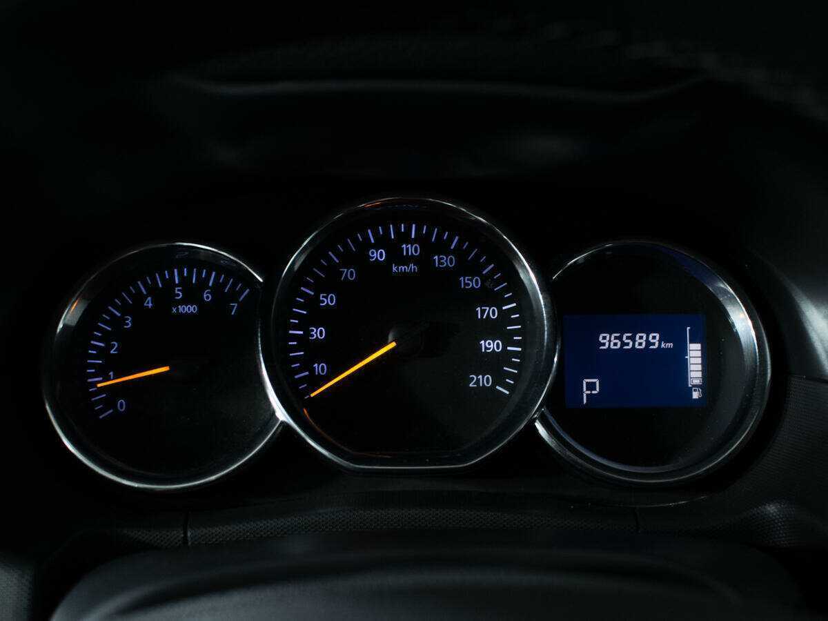 Renault Duster с пробегом — 2015 год. Фото: #10