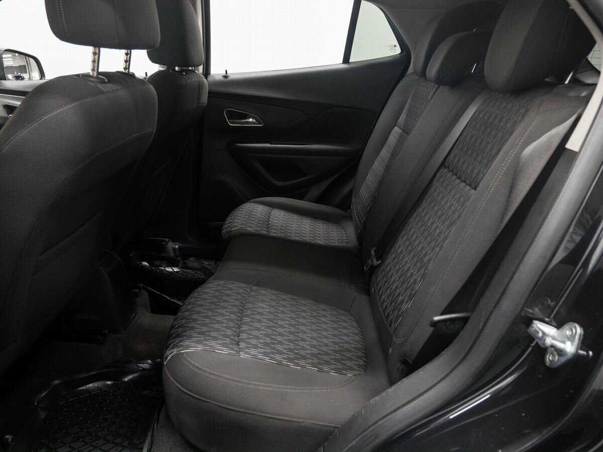 Opel Mokka с пробегом — 2012 год. Фото: #11