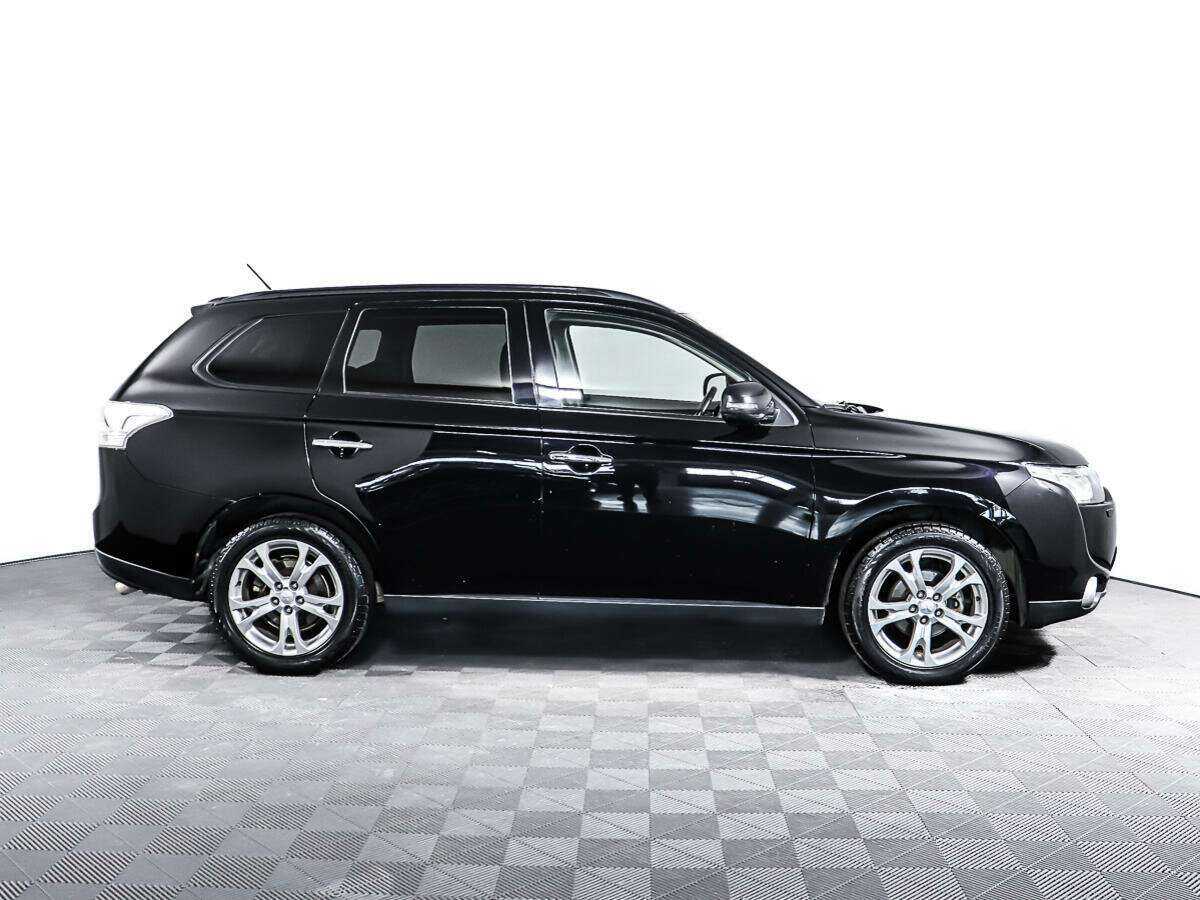 Mitsubishi Outlander с пробегом — 2012 год. Фото: #3