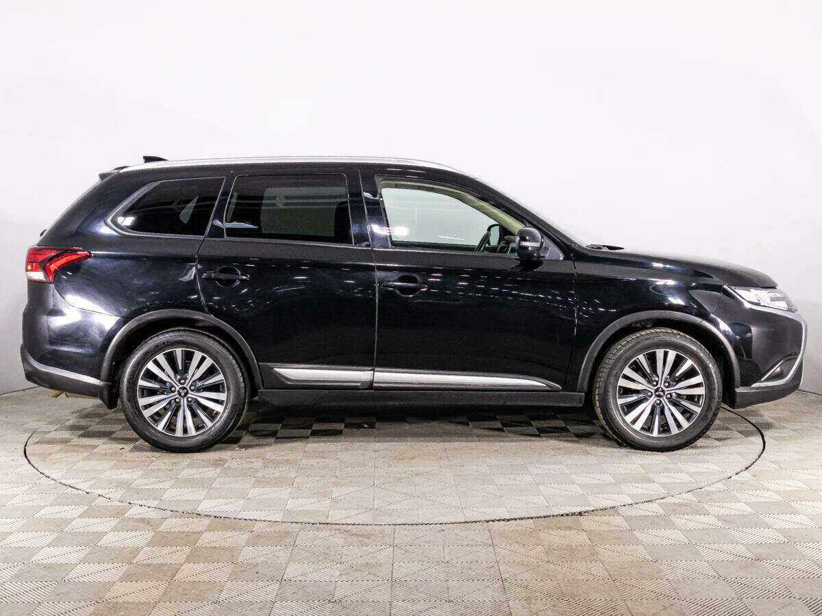 Mitsubishi Outlander с пробегом — 2020 год. Фото: #3