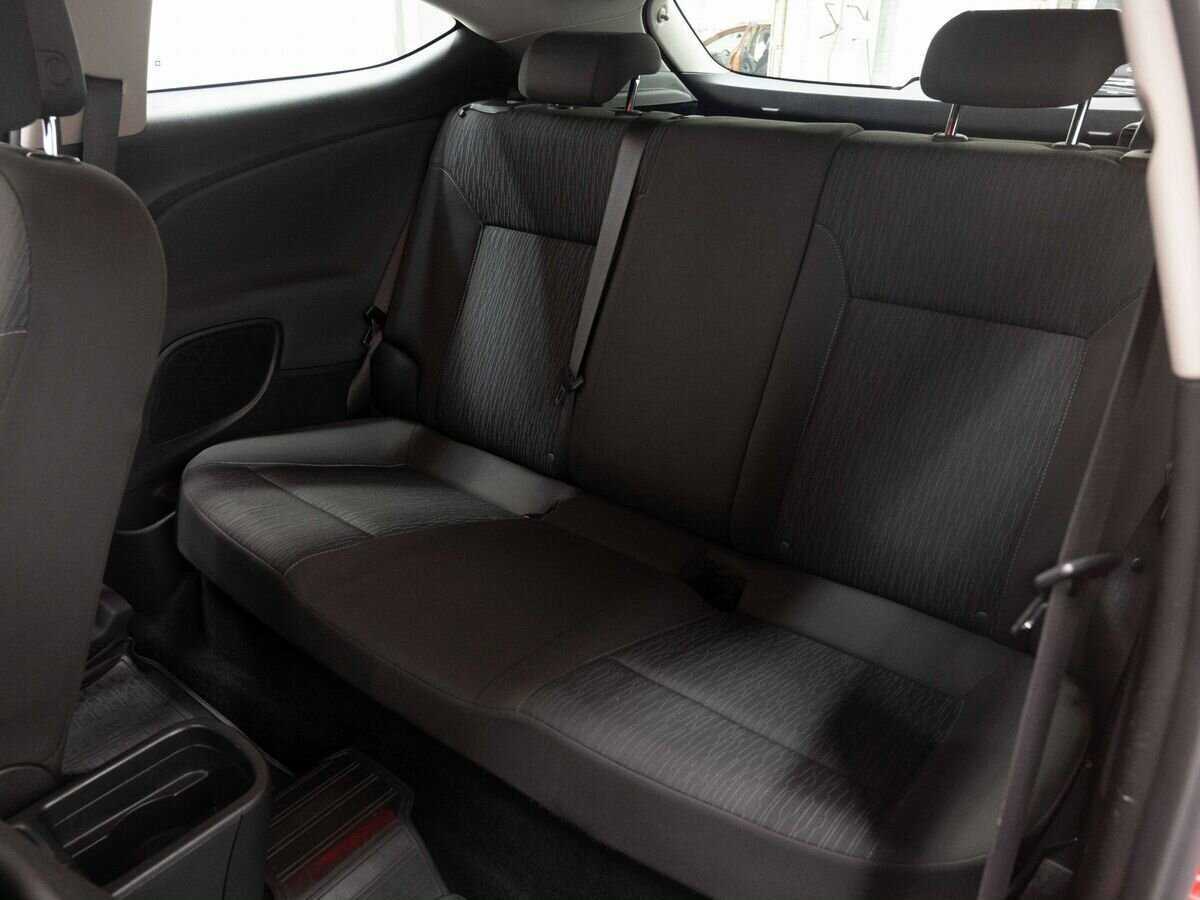 Opel Astra с пробегом — 2012 год. Фото: #10