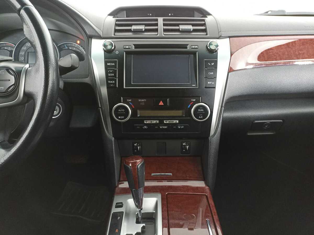 Toyota Camry с пробегом — 2013 год. Фото: #14