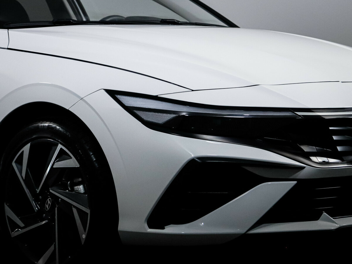 Hyundai Elantra с пробегом — 2024 год. Фото: #12