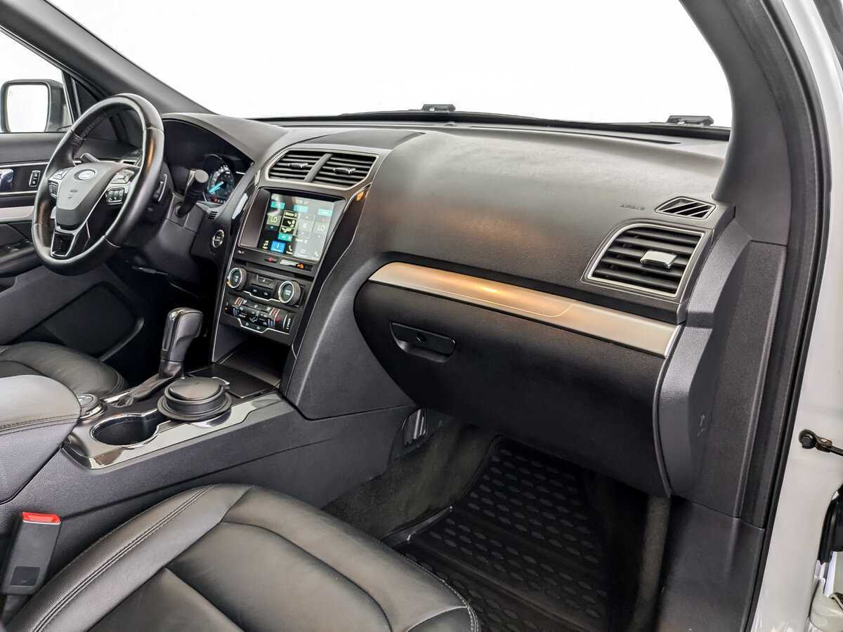 Ford Explorer с пробегом — 2017 год. Фото: #8