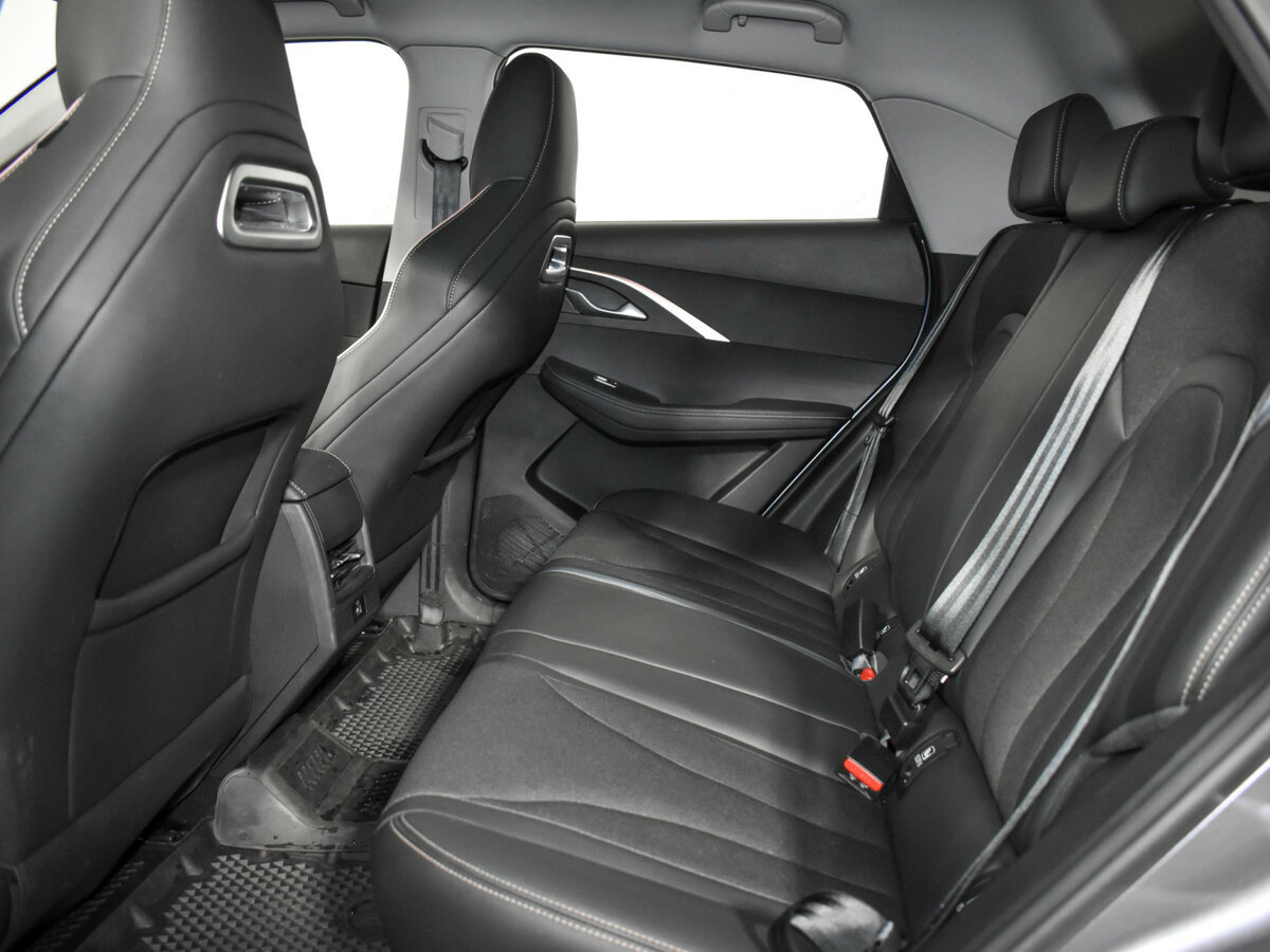 OMODA C5 с пробегом — 2024 год. Фото: #11