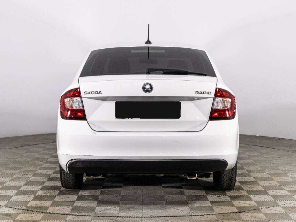 Skoda Rapid с пробегом — 2017 год. Фото: #5
