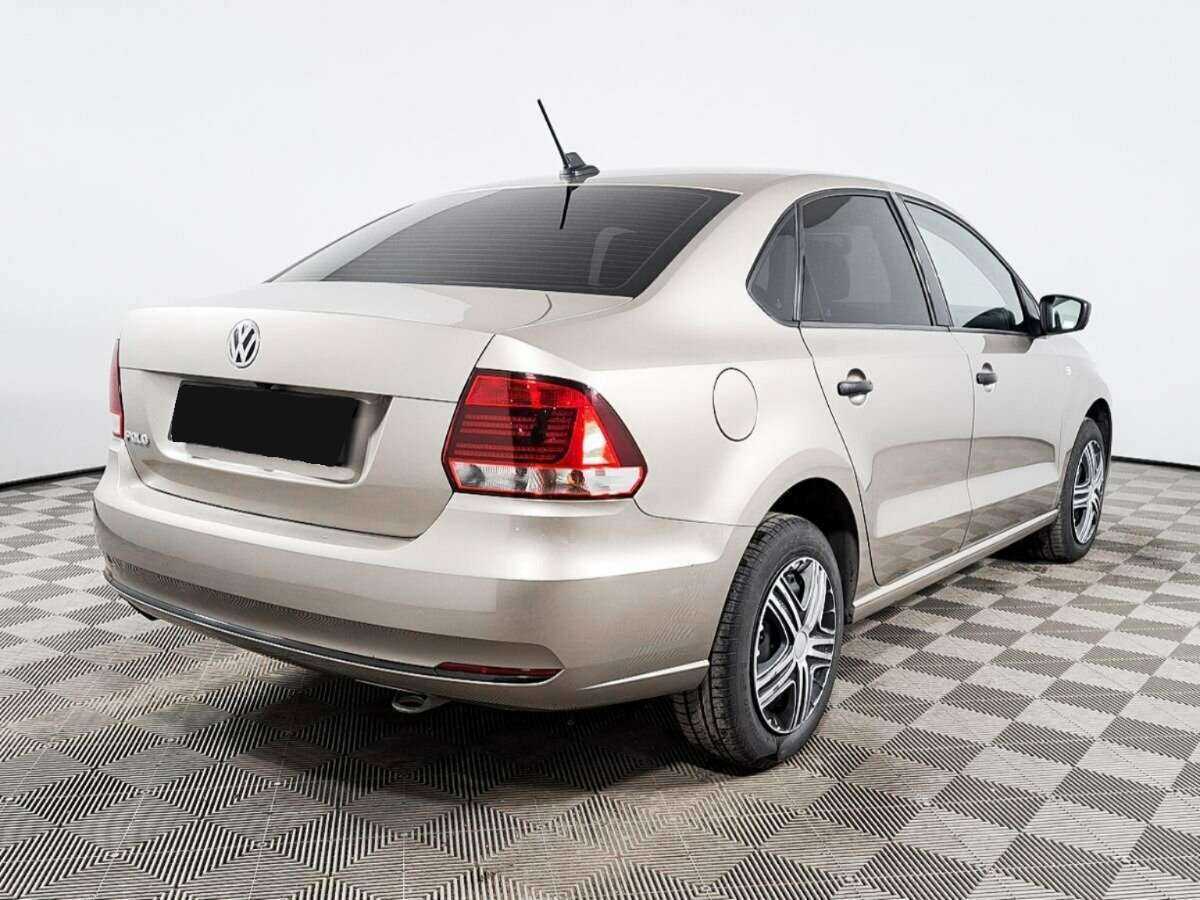 Volkswagen Polo с пробегом — 2018 год. Фото: #4