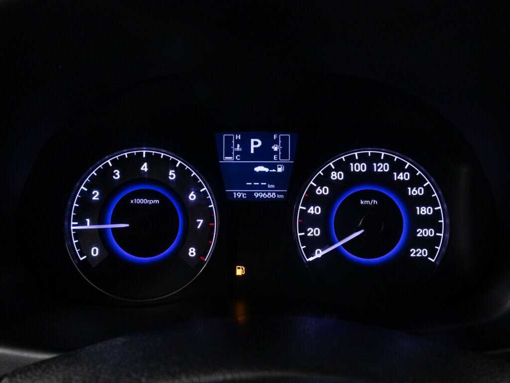 Hyundai Solaris с пробегом — 2015 год. Фото: #11