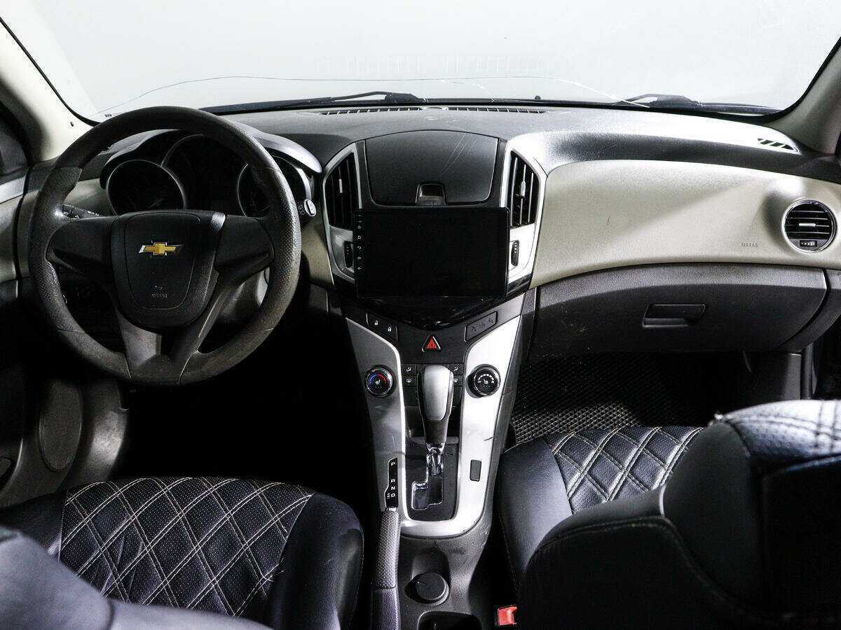 Chevrolet Cruze с пробегом — 2014 год. Фото: #9