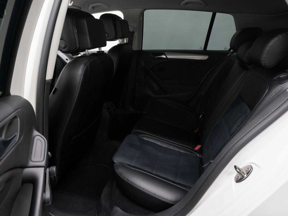 Volkswagen Golf с пробегом — 2012 год. Фото: #8