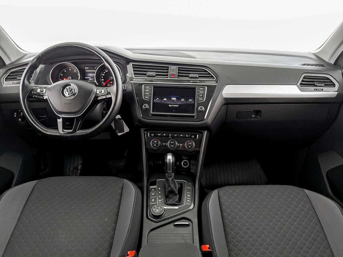 Volkswagen Tiguan с пробегом — 2017 год. Фото: #11