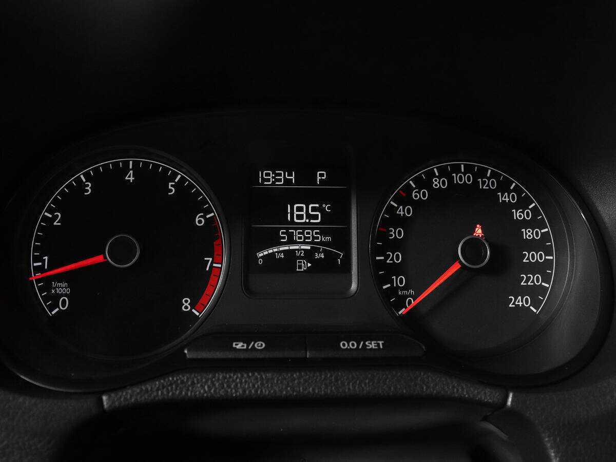 Volkswagen Polo с пробегом — 2018 год. Фото: #8