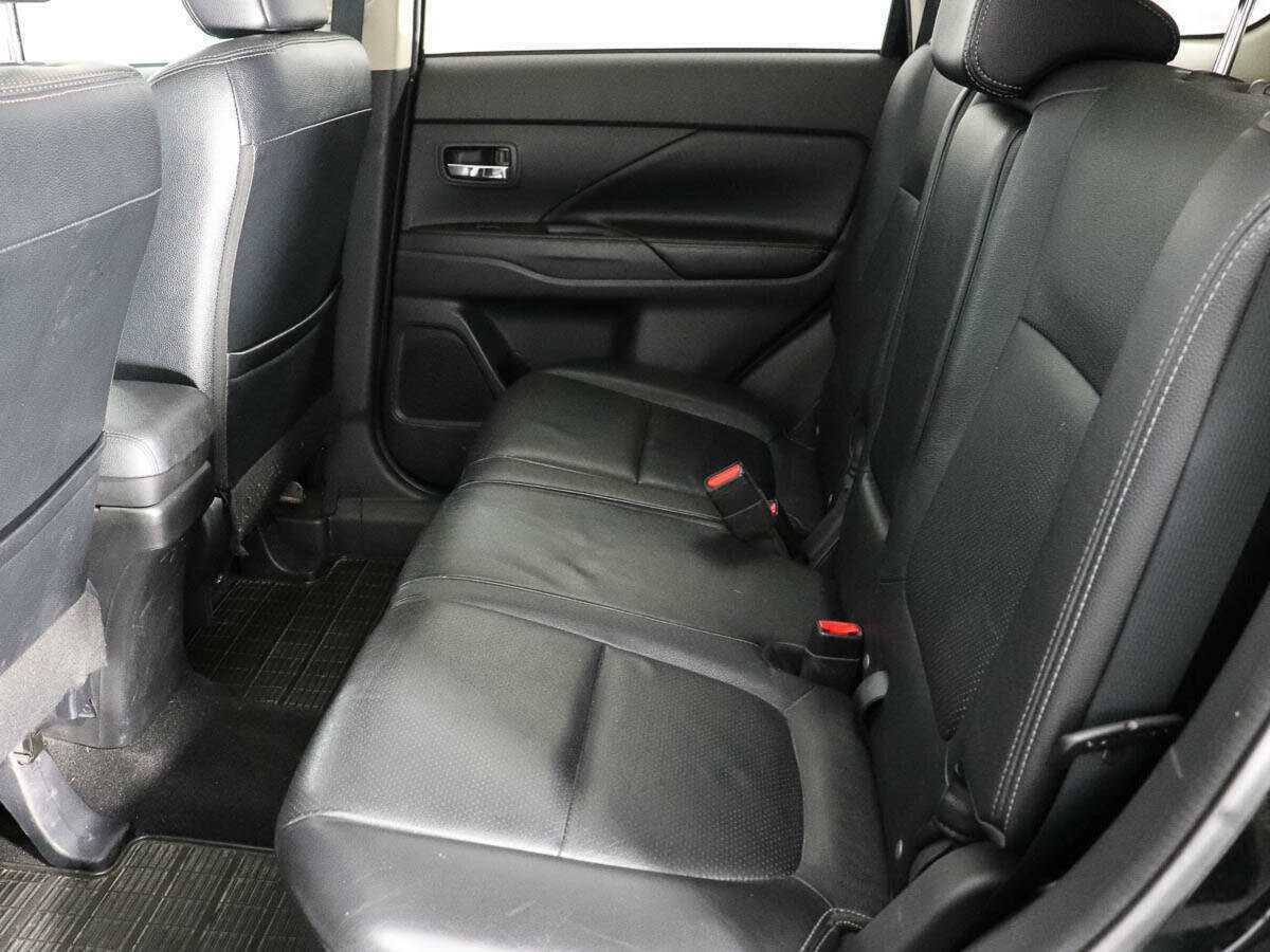 Mitsubishi Outlander с пробегом — 2013 год. Фото: #10