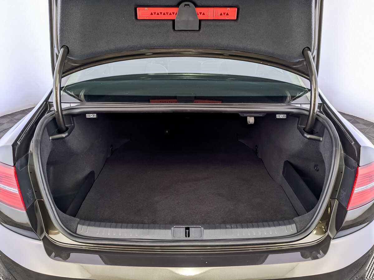 Volkswagen Passat с пробегом — 2017 год. Фото: #9