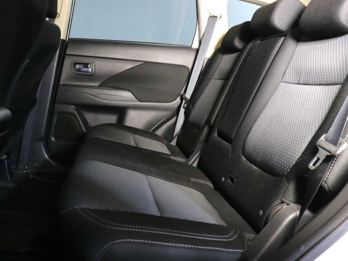Mitsubishi Outlander с пробегом — 2019 год. Фото: #9